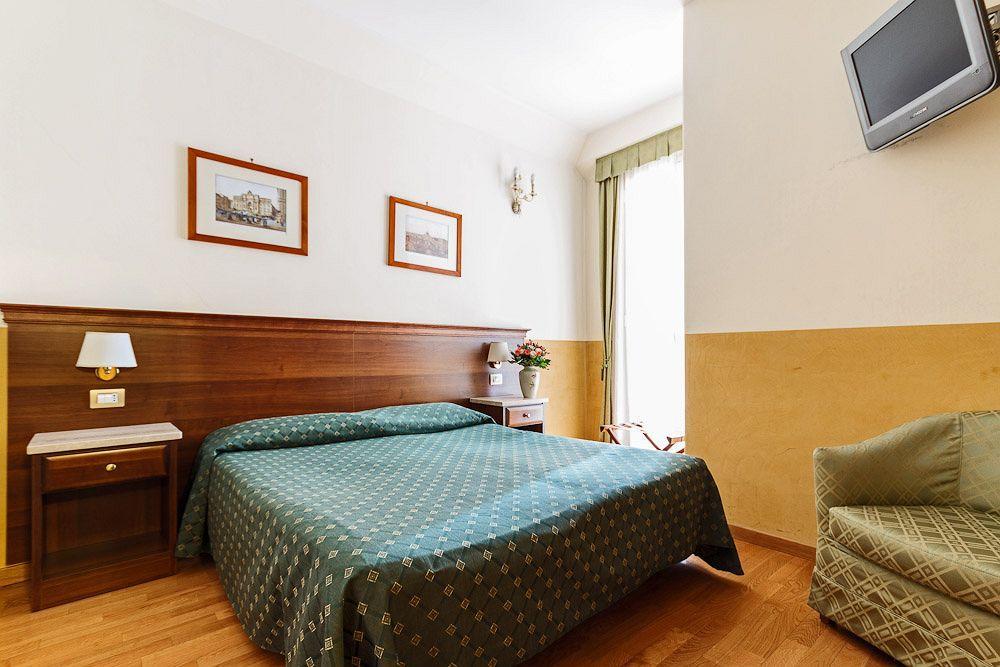 מלון רומא Palazzo Venere מראה חיצוני תמונה