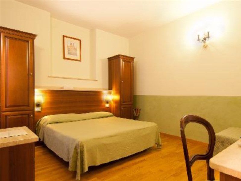 מלון רומא Palazzo Venere מראה חיצוני תמונה