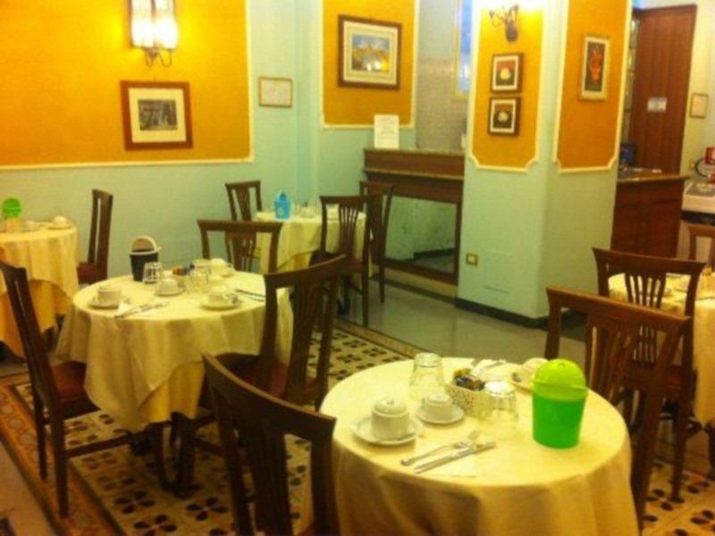 מלון רומא Palazzo Venere מראה חיצוני תמונה