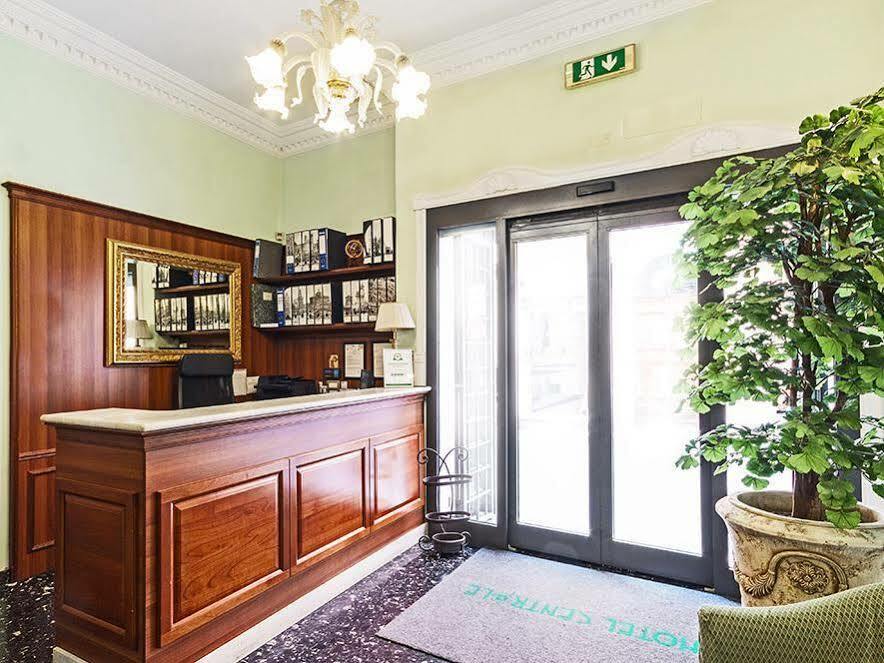 מלון רומא Palazzo Venere מראה חיצוני תמונה